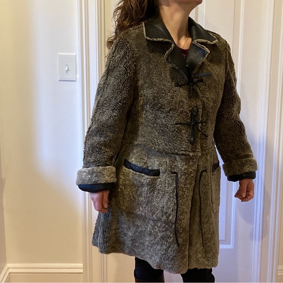 Shearling coat.  Blumarime.  Never worn.  Reversible. - Picture 9 of 14